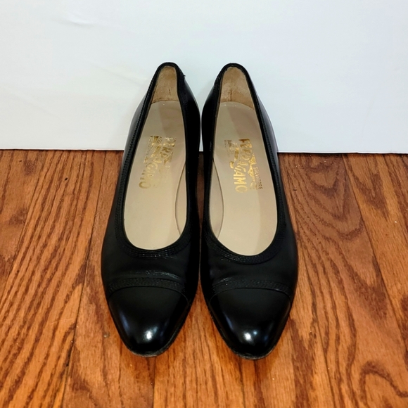 Salvatore Ferragamo | Leather Heel Pumps - Picture 6 of 13